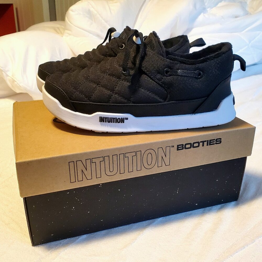 Intuition bootie sneaker/slippers size S/M